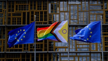 Rozsudok Súdu EÚ platí aj pre Slovensko, reaguje Brusel na kauzu neuznaného manželstva Slovákov