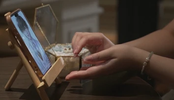 Odborníci bijú na poplach: Svadba s AI ukazuje, kam až môže zájsť osamelosť