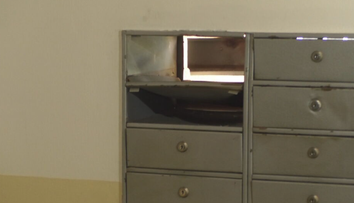 Učiteľovi v Prievidzi žiak vyhodil schránku do vzduchu. Malo ísť o pomstu