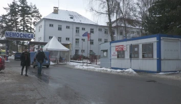 Oravu naplno zasiahla štvrtá vlna: Miera pozitivity je vysoká, testovacie miesta nestíhajú