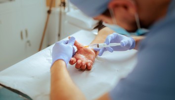 ŠÚKL stiahol z trhu šaržu lieku na rýchle zotavenie svalov po operácii kvôli časticiam v roztoku