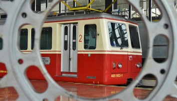 Na trať ozubnicovej železnice spadol strom. Cestujúcich vozí náhradná doprava