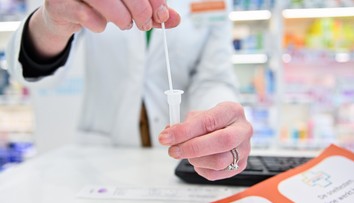 Nielen bolesť hrdla, kašeľ či únava. Covid-19 sa prejavuje novými symptómami