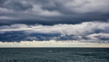 Meteorológov prekvapila nezvyčajná aktivita v Atlantiku. Neďaleko Európy môže vzniknúť hurikán