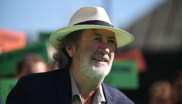 Strach o hereckú legendu. Bolek Polívka skolaboval počas predstavenia. Ukázalo sa, že išlo o mŕtvicu