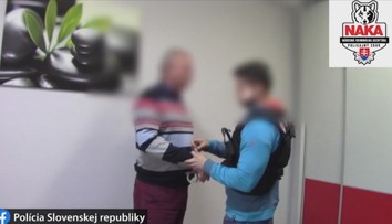 Najprv problémy s opitým robotníkom, teraz podozrenie z brania úplatku