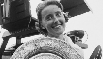 Wimbledon vyhrala ešte za Kennedyho či Chruščova. Tenisový svet smúti nad odchodom ikony