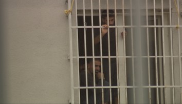 Viacerí migranti v záchytnom tábore v Medveďove držia protestnú hladovku. Sťažujú sa na zlé podmienky