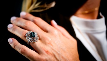 Predajná cena výrazne prekonala odhad. Modrozelený diamant „šiel“ za šialenú sumu