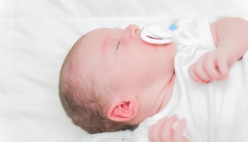 Curaprox z trhu sťahuje detské cumlíky. Rodičov vyzýva, aby viaceré šarže okamžite prestali používať