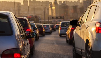 Dopravná zápcha bez stresu? Naučte sa správne zipsovať