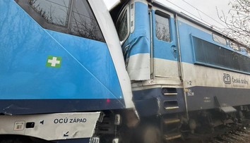 FOTO a VIDEO: Po vlakovom nešťastí v Česku hlásia desiatky zranených. Zverejnili pravdepodobnú príčinu zrážky