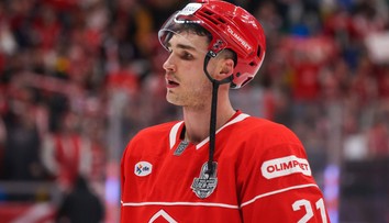 Veľký zvrat v známej kauze. Adam Ružička ostáva v KHL, no mení klub