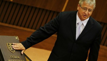 Bývalý hokejista a poslanec Vincent Lukáč skončil v policajnej cele