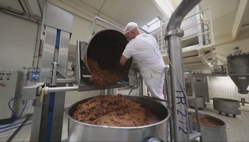 Vianočná sezóna sa začína už v lete: Pekári s 500-ročnou tradíciou pracujú na tri zmeny, aby stihli upiecť perníčky