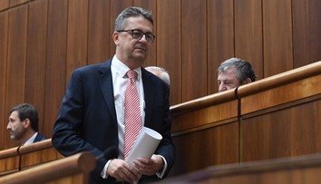 Martin Glváč odstupuje z postu podpredsedu parlamentu. Na odchod vyzval aj Bugára
