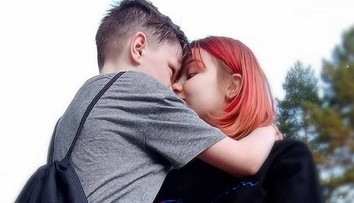 Tehotné dievča (14) je hviezdou Instagramu. Dieťa chce vychovávať s priateľom (10)