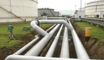 Ropovod Družba znovu v prevádzke: Je to úľava pre Slovnaft, no lacnejšie palivá to neprinesie, tvrdí odborník