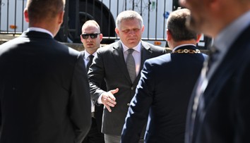 Vláda rokovala pri Košiciach. Nechýbali ostreľovači aj protestujúci