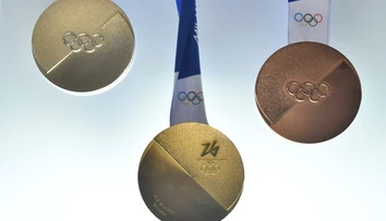 VIDEO: Olympijské medaily ničím neprekvapili. Dizajn cenných kovov spustil rôznorodé reakcie