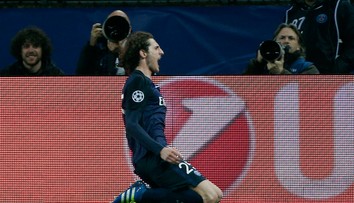 Je rukojemníkom klubu, hovorí o hráčovi PSG jeho matka a zároveň agentka