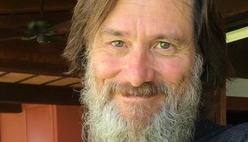 Z Masky Stroskotanec. Slávny herec sa na seba vôbec nepodobá