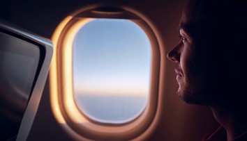 Priplatili si za sedadlo vedľa okna, dostali stenu. Veľké letecké spoločnosti čelia žalobám nahnevaných klientov