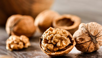 Chcete, aby vám vydržali vlašské orechy aj niekoľko rokov? Zavarte ich týmto spôsobom