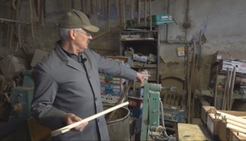 Valašky od pána Dominika majú ako suvenír na každom kontinente. Je u nás už jediným, kto sa ich výrobe venuje