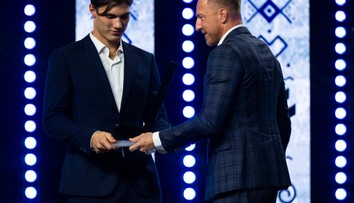 Dobehnúť Hossu? To musím ešte veľa mlieka vypiť, smial sa Hokejista roka Slafkovský