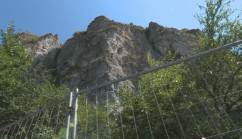 Devínsky hrad má ďalší problém: Hrozí, že sa zrútia časti z jeho brala