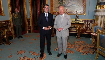 Veľká Británia má nového premiéra. Andy Burnham je od Brexitu už siedmym predsedom vlády