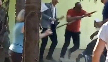 VIDEO: Bitka počas slovenskej slávnosti v Srbsku. Medzi útočníkmi boli aj predstavitelia samosprávy