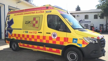 Vodička pri parkovaní v Košiciach zrazila na chodníku dieťa, utrpelo vážne zranenia