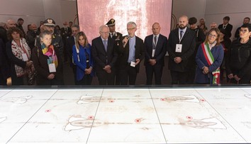 Turínske plátno Ježiša nezahaľovalo. Nová štúdia ukázala, že odtlačky nepochádzajú od živej bytosti