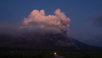 Na indonézskom ostrove Jáva vybuchla sopka Semeru. Úrady vyhlásili najvyšší stupeň pohotovosti
