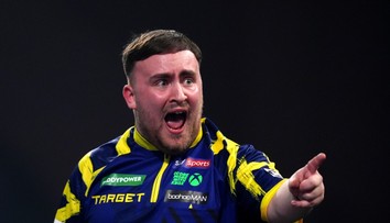 Jeho hviezda žiari naplno. Luke Littler podpísal najlukratívnejšiu zmluvu v histórii šípok