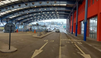 Útek z Ukrajiny na Slovensko za 8 500 dolárov. Vojaka a komplica zadržali pri preberaní peňazí