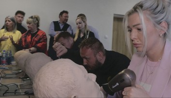 Botox a mejkap nie je určený len živým. Boli sme sa pozrieť na kurz pre pracovníkov pohrebných služieb