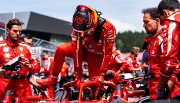 Japonci nemajú s meškačmi zľutovania: Sainz sa pred pretekmi zdržal na toalete, zaplatí desaťtisíce