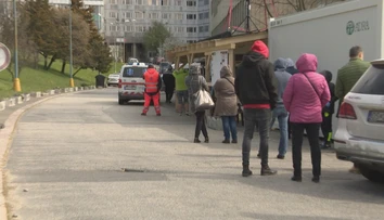 Na Kramároch čakali na testy v dlhom rade. Dôvodom bol status poslanca s COVID-19