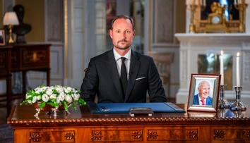 „Teraz je rad na mne.“ Nový nórsky kráľ prehovoril k národu, pri slovách o rodičoch zadržiaval slzy