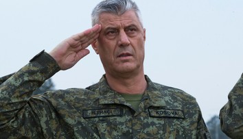 Kosovského prezidenta Thaciho obžalovali z vojnových zločinov počas konfliktu so Srbskom