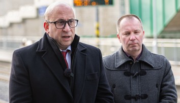 Pred „grilovaním“ v parlamente uprednostnil strihanie pásky. Ráž neprišiel na výbor o problémoch na železniciach