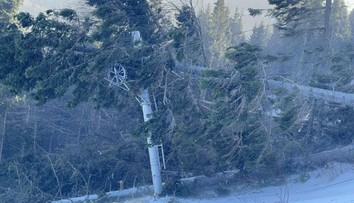 FOTO: Veterná smršť sa prehnala lyžiarskym strediskom: Prevrátené stromy zničili časť vleku