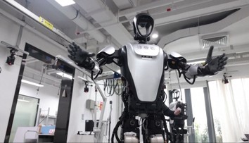 Továreň v Číne spustila masovú výrobu humanoidov. Zákazky sa im len tak hrnú