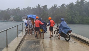 Supertajfún Fung-wong už zasiahol pobrežie Filipín. Hlásia prvé obete