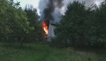 V obci Skalité horel rodinný dom. Štyrom ľuďom pomohol zachrániť si holý život sused