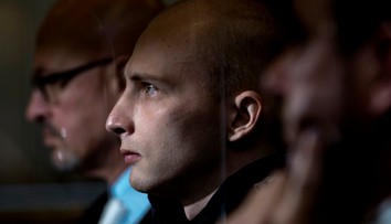 Na súde premietli video z útoku v nemeckom Halle. Páchateľ sa uskŕňal, iní odvracali zrak