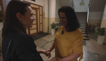 S Gabikou Marcinkovou sme sa vrátili na miesto, kde to všetko začalo. Po 19 rokoch prekvapila učiteľov na gymnáziu